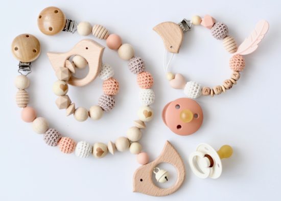 3er Set "Vogel" Kinderwagenkette, Schnullerkette und Beißring in peach-taupe