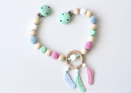 Kinderwagenkette  "Traumfänger" in mint-rosa-blau