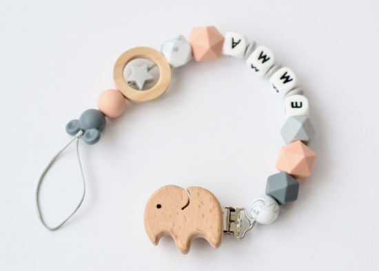 Schnullerkette mit Häkelperle in peach-grau "Elefant"
