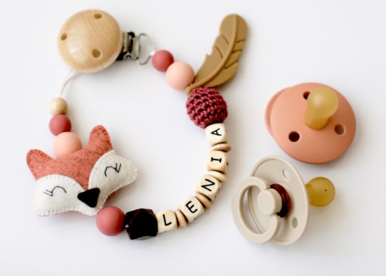 Schnullerkette mit Namen " Fuchs" personalisiert