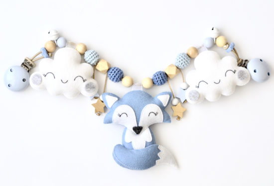 Kinderwagenkette "Fuchs mit Wolken" aus 100% Wollfilz