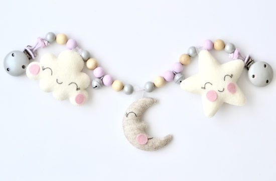 Kinderwagenkette "Wolke, Mond und Stern" aus 100% Wollfilz